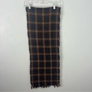 Roundtree & Yorke 100% Lambswool Handloomed Black and Brown Plaid Scarf